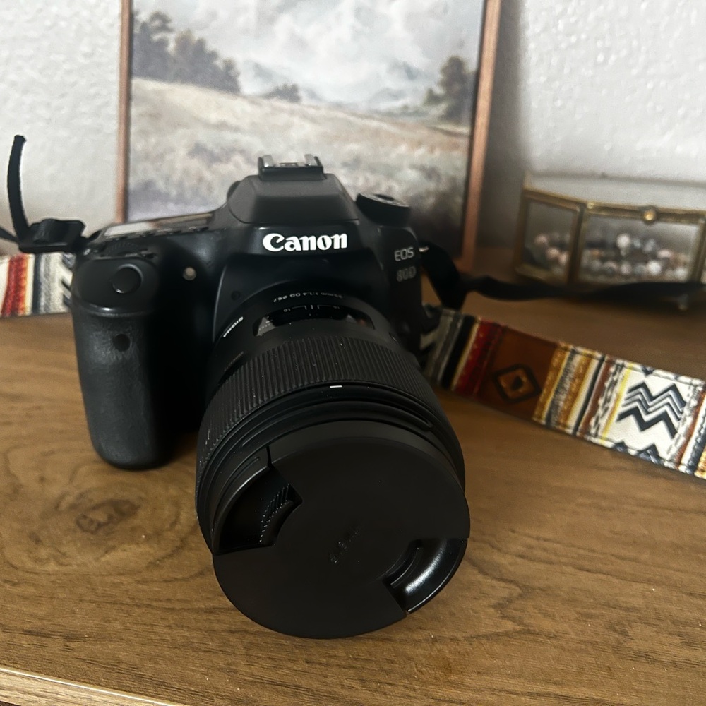 Canon EOS 80D DSLR Bundle – Excellent Condition with Sigma & Canon Lenses